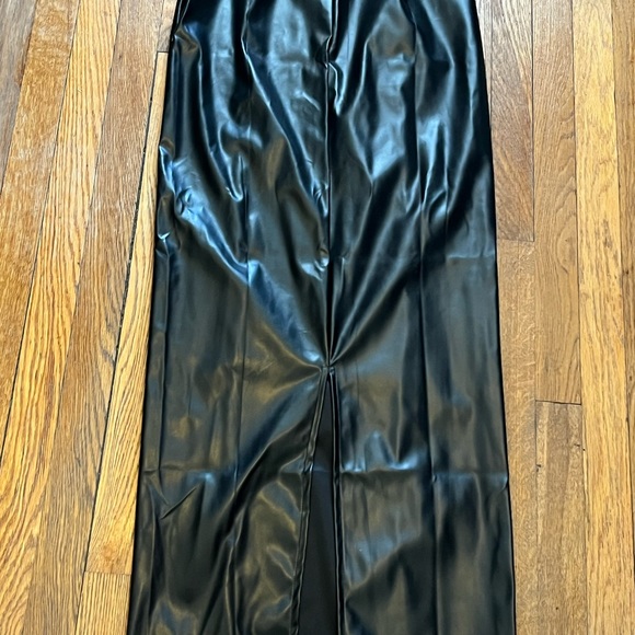 Fashion Nova Maxi Faux Leather Maxi Skirt! Size MEDIUM! New without Tags! - Picture 6 of 8